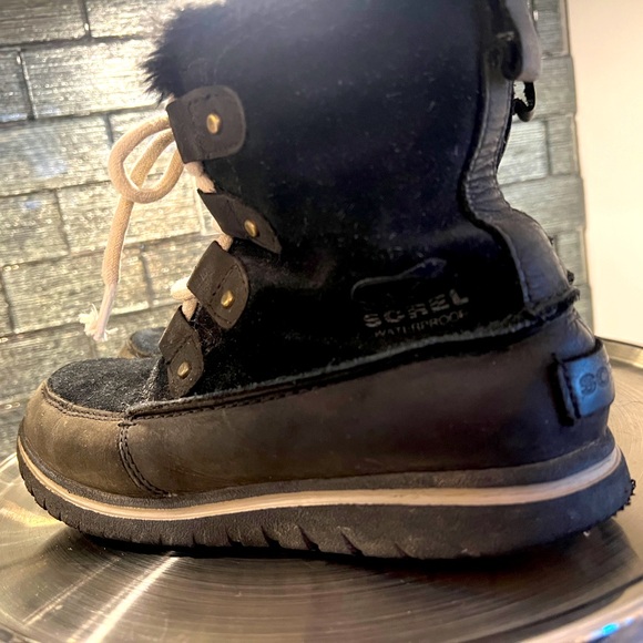 SOREL Kids Black Boots - Picture 3 of 8